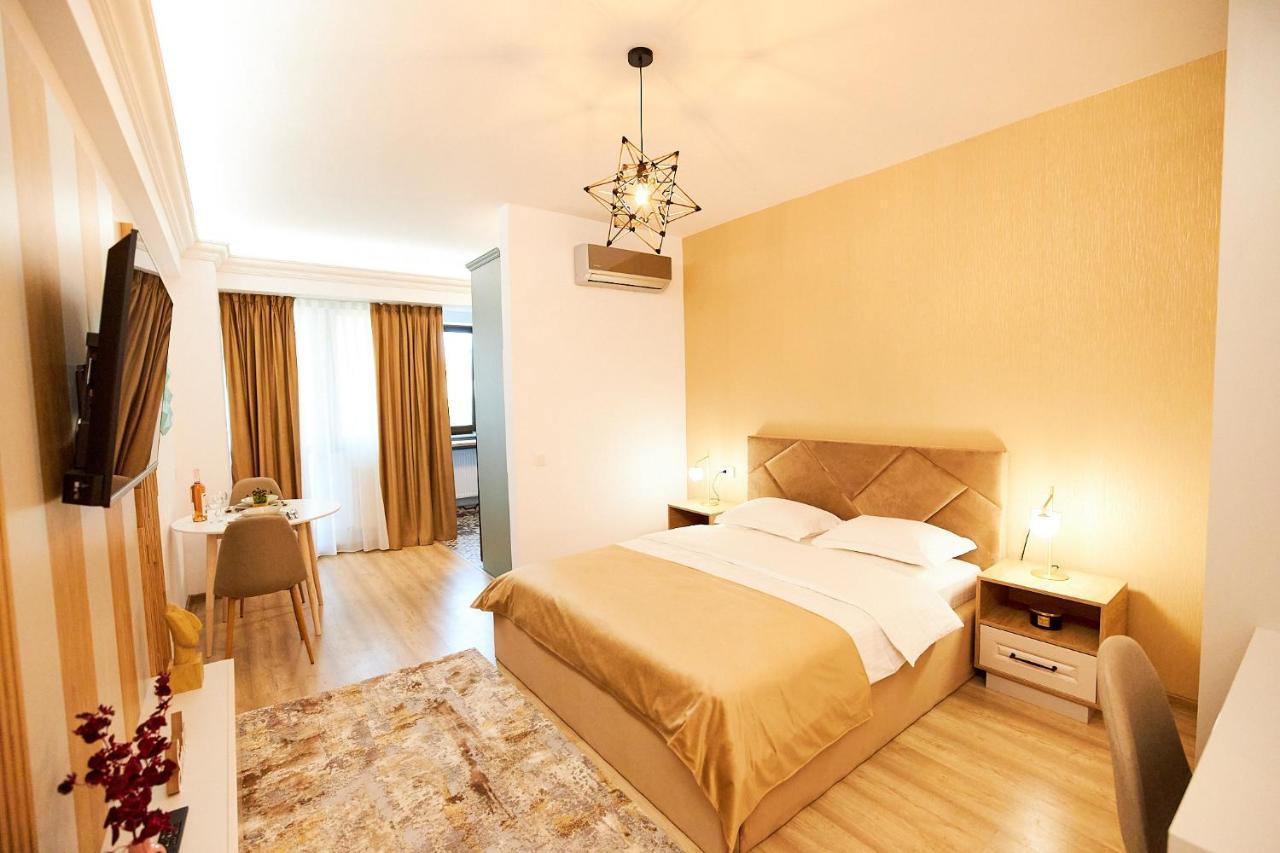Uptown Apartments Iasi Buitenkant foto