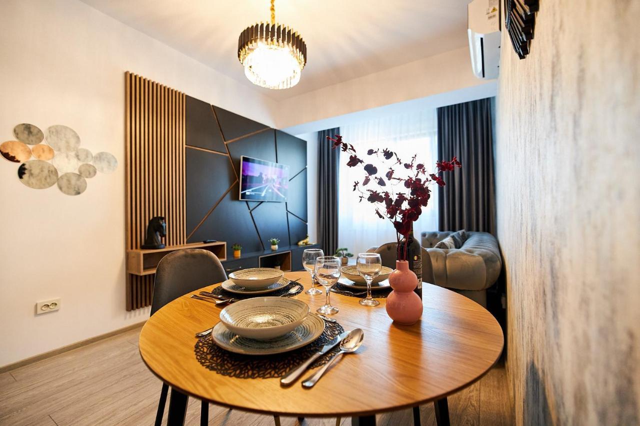 Uptown Apartments Iasi Buitenkant foto