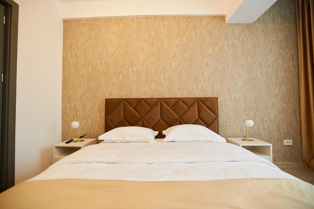 Uptown Apartments Iasi Buitenkant foto