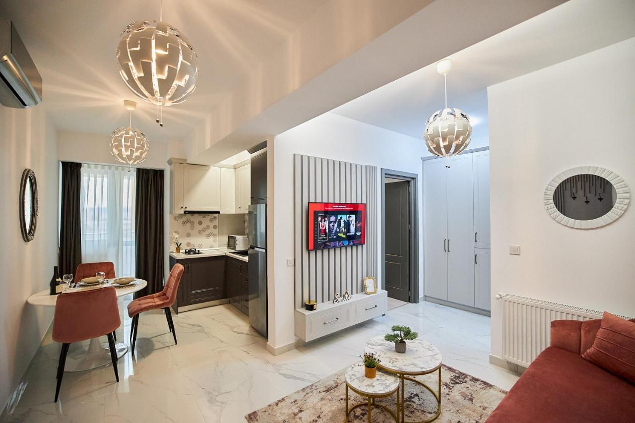 Uptown Apartments Iasi Buitenkant foto