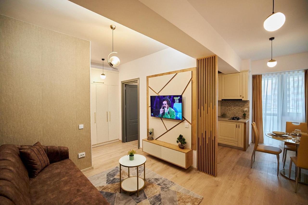 Uptown Apartments Iasi Buitenkant foto