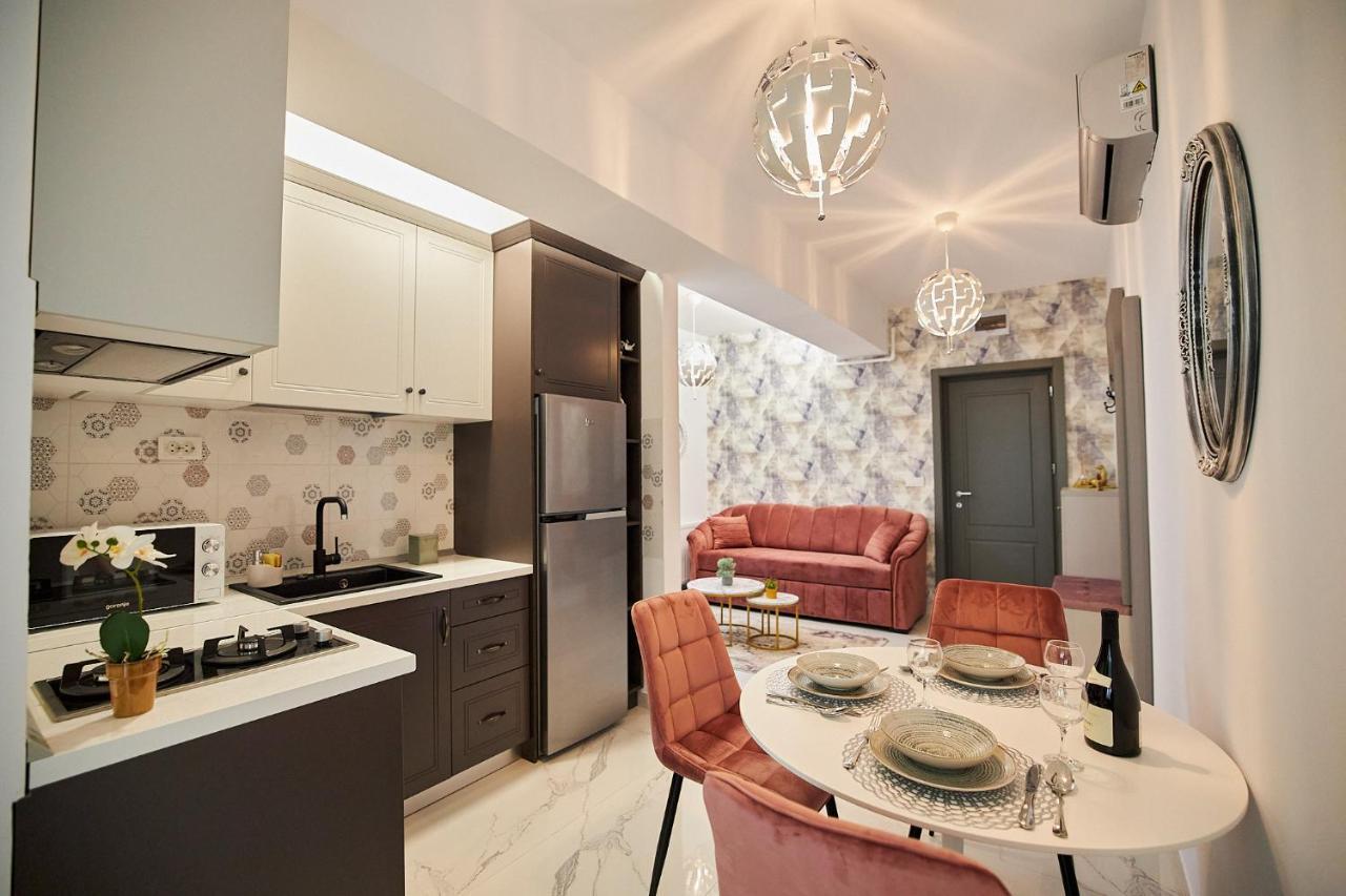 Uptown Apartments Iasi Buitenkant foto