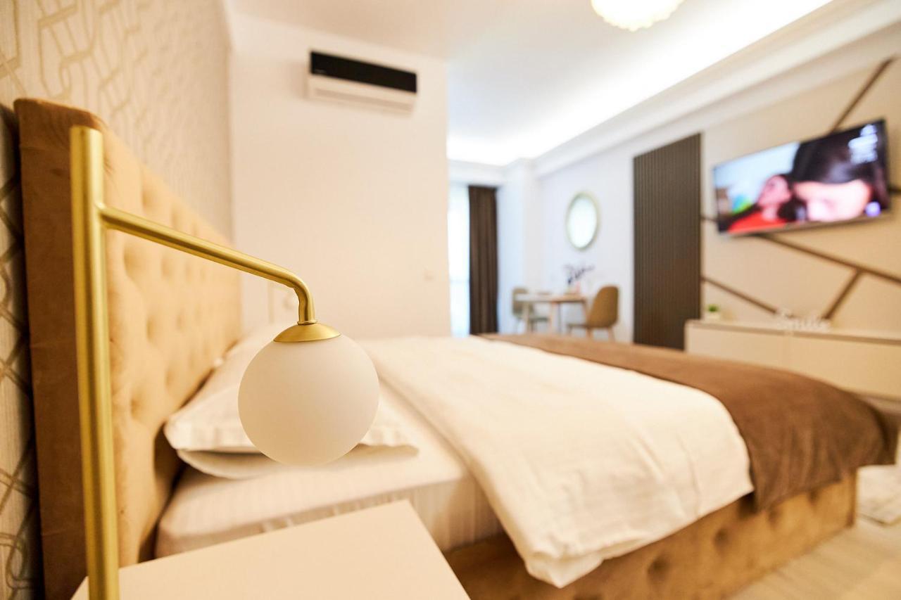 Uptown Apartments Iasi Buitenkant foto
